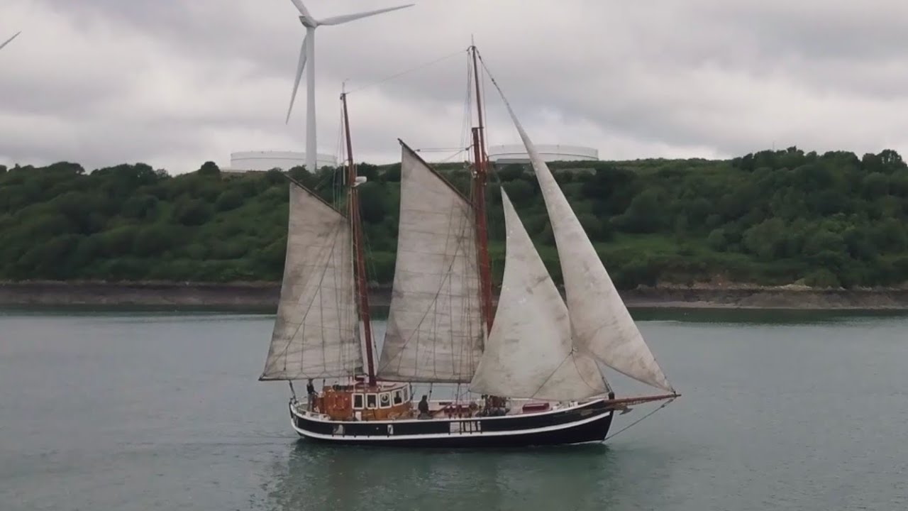 FREYA UNDER SAIL