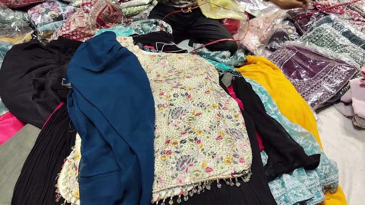 M. R collection 7404643944