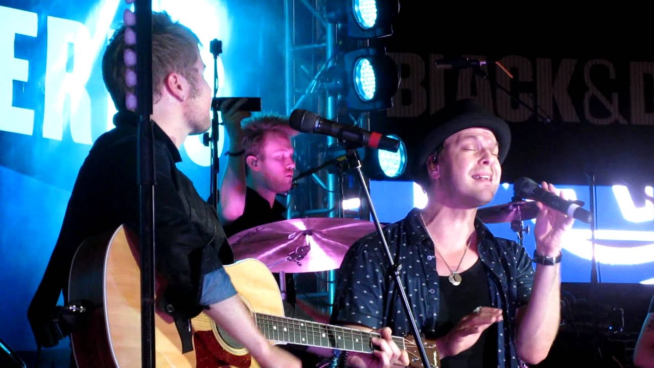 Gavin DeGraw - Follow Through acoustic ( Tampa Bay Rays Summer Concert Series 7-21-12 )