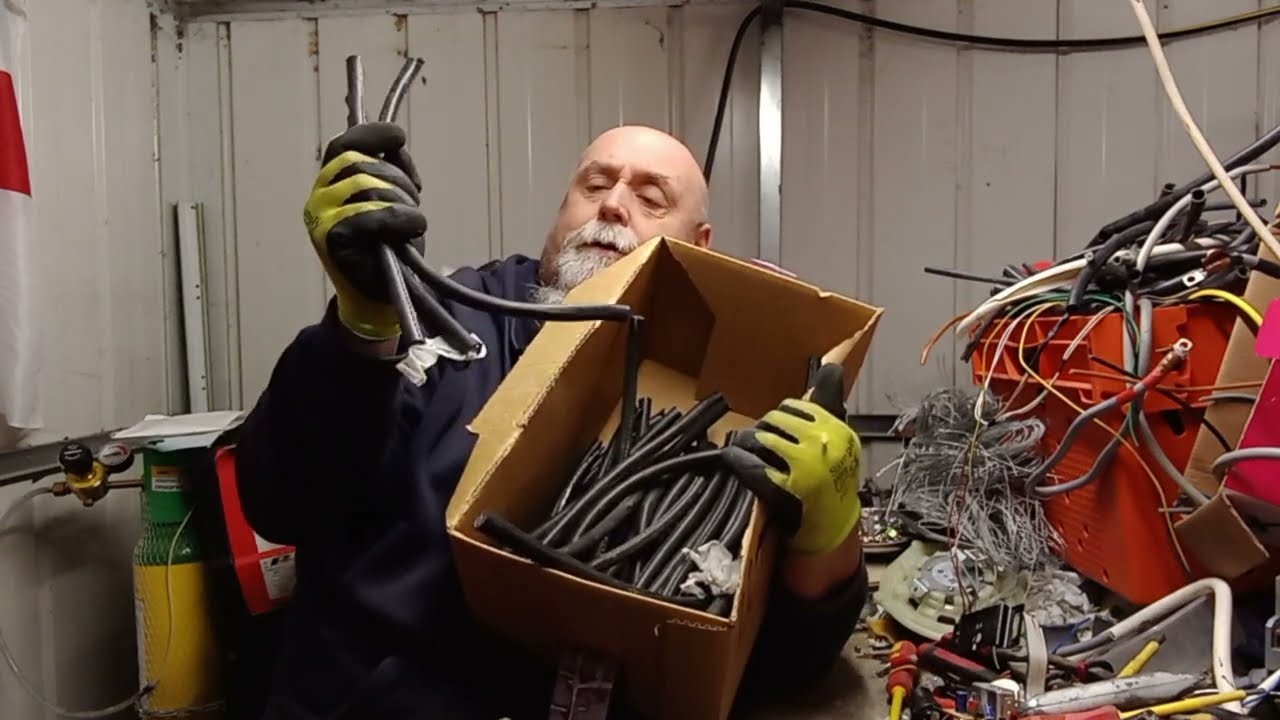 STRIPPING ARMOURED CABLE IN MY SCRAP SHED