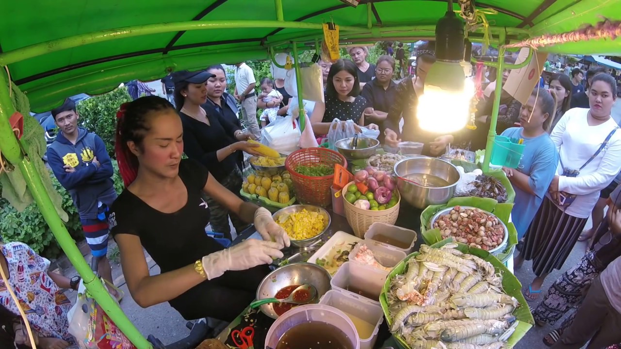 คลิปเจ้เบียร์ คนละยำแจกยำฟรี ถ่ายมุมสูงในรถซาเล้งคู่ชีพ ยำกั้ง ปูม้า สุดแซบ Spicy Yum Seafood Salad