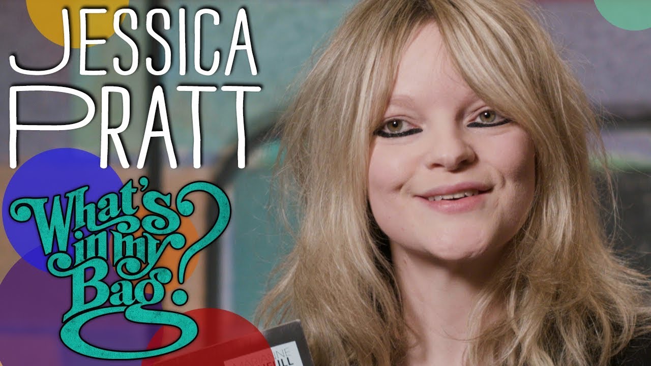 Jessica Pratt - What's In My Bag?