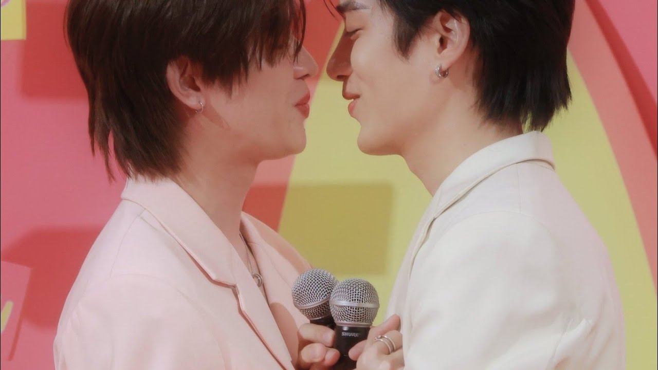 TleFirstone should just kiss 😘