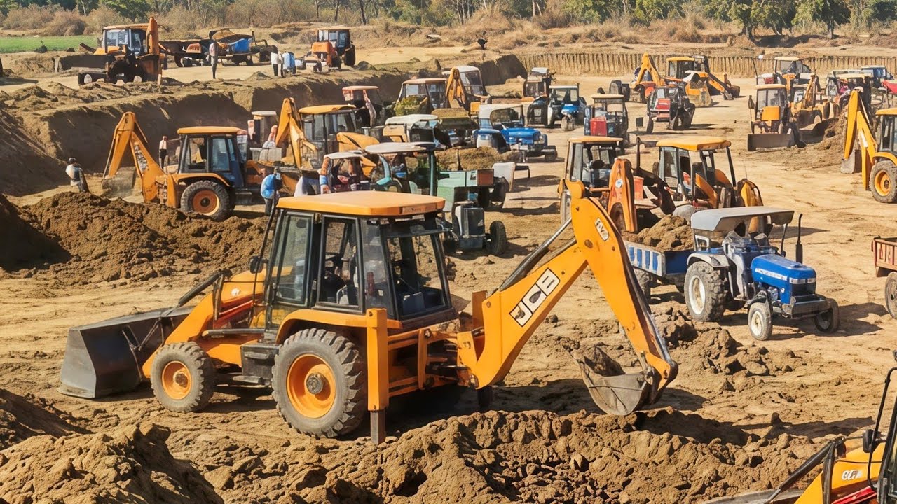 New JCB 3dx Machine Loading Mud in Mahindra tractor Eicher tractor and John Deere Sonalika tractor