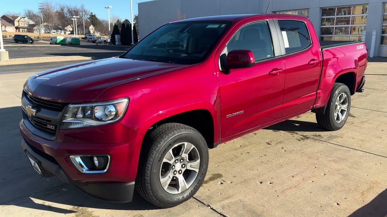 Bergstrom Chevrolet Middleton  Pre-Owned Red 2018 Chevy Colorado Crew Z71 Cab Short Box 4WD 