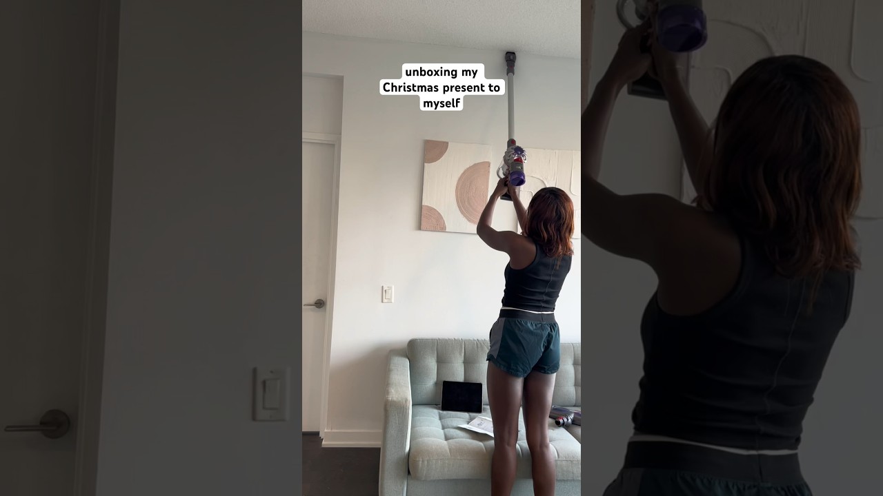 Unboxing my first Dyson | Christmas present to myself 🎁 #dyson #blackfriday