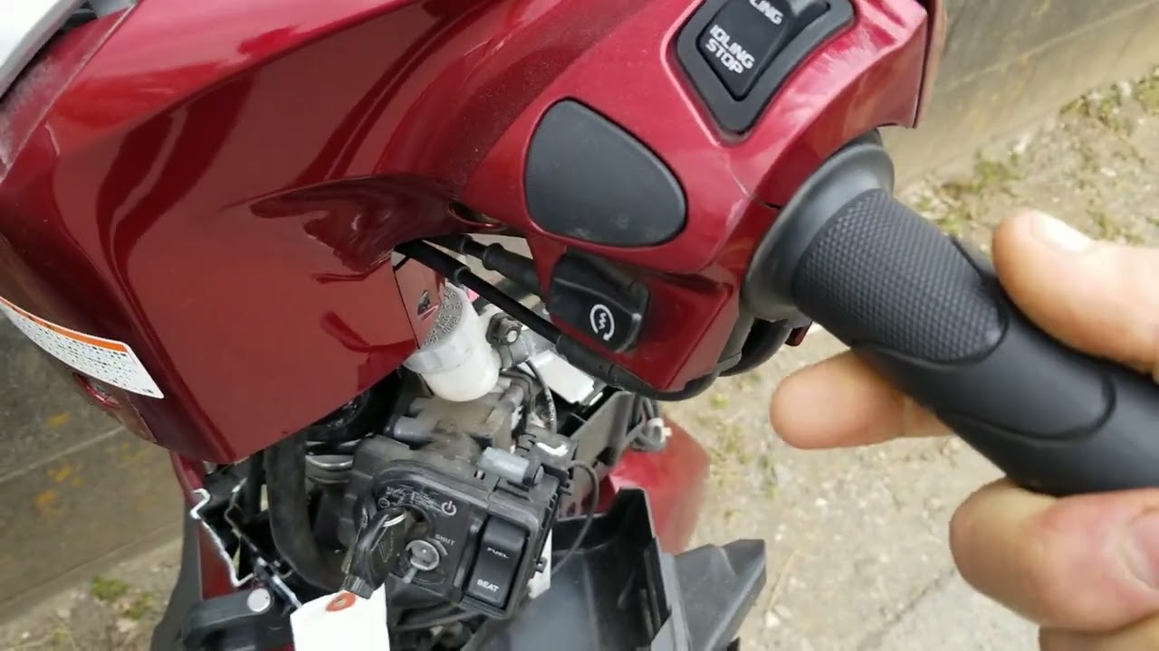 honda lead 125cc crashed