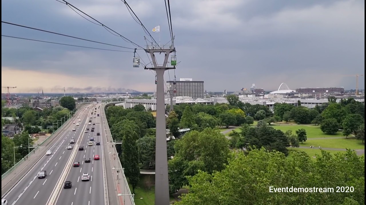 Seilbahn in K&ouml;ln (Rheinseilbahn) - Cable car in Cologne