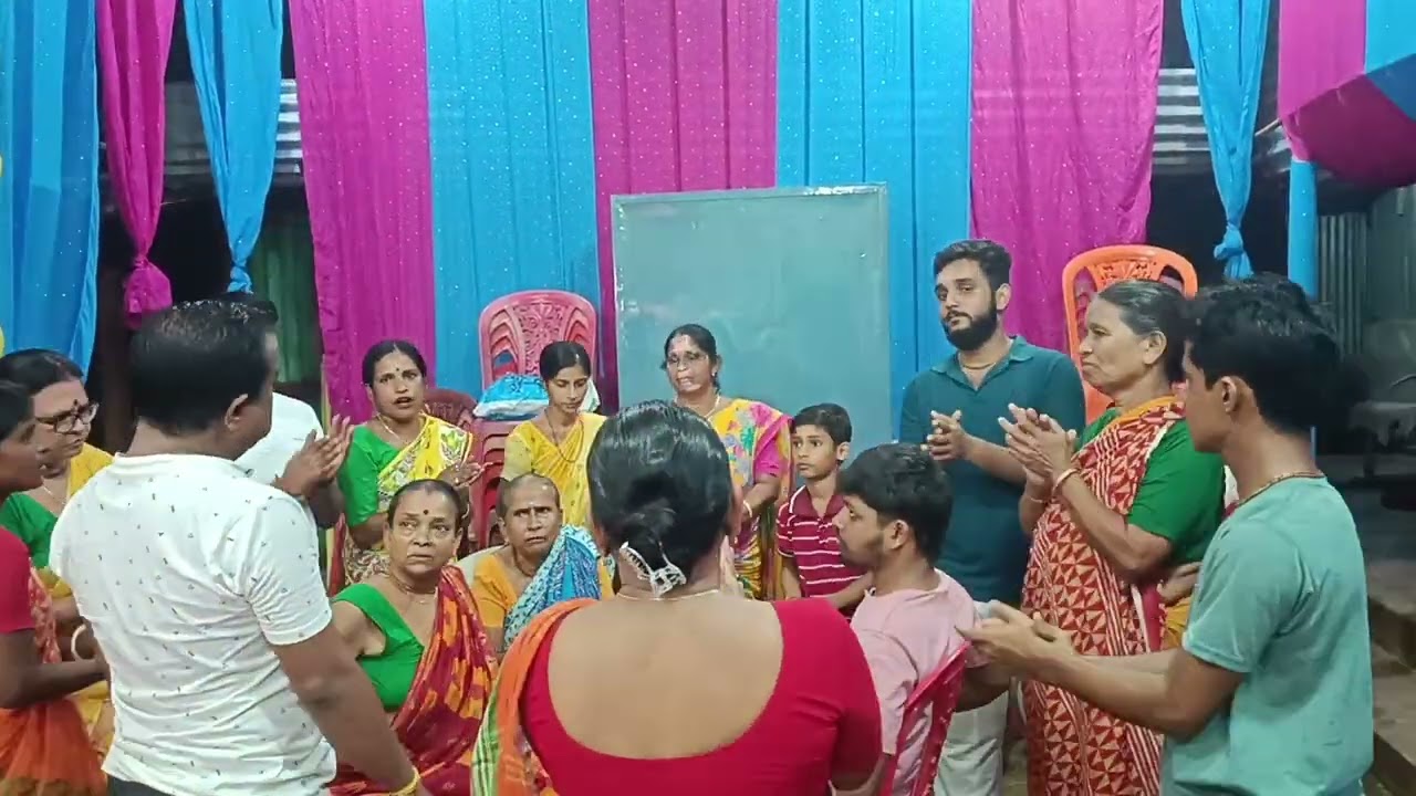 ধামাইল কুঞ্জ সাজানি ( শিল্পী হিরাবতী ঘোষ)