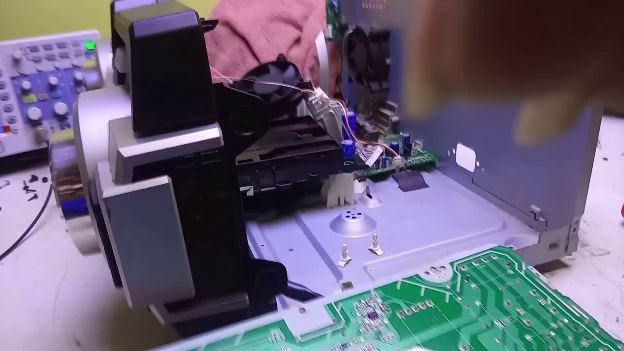 SOM PANASONIC SA MAX750 LIGA EM SEGUIDA SE DESLIGA RESOLVIDO
