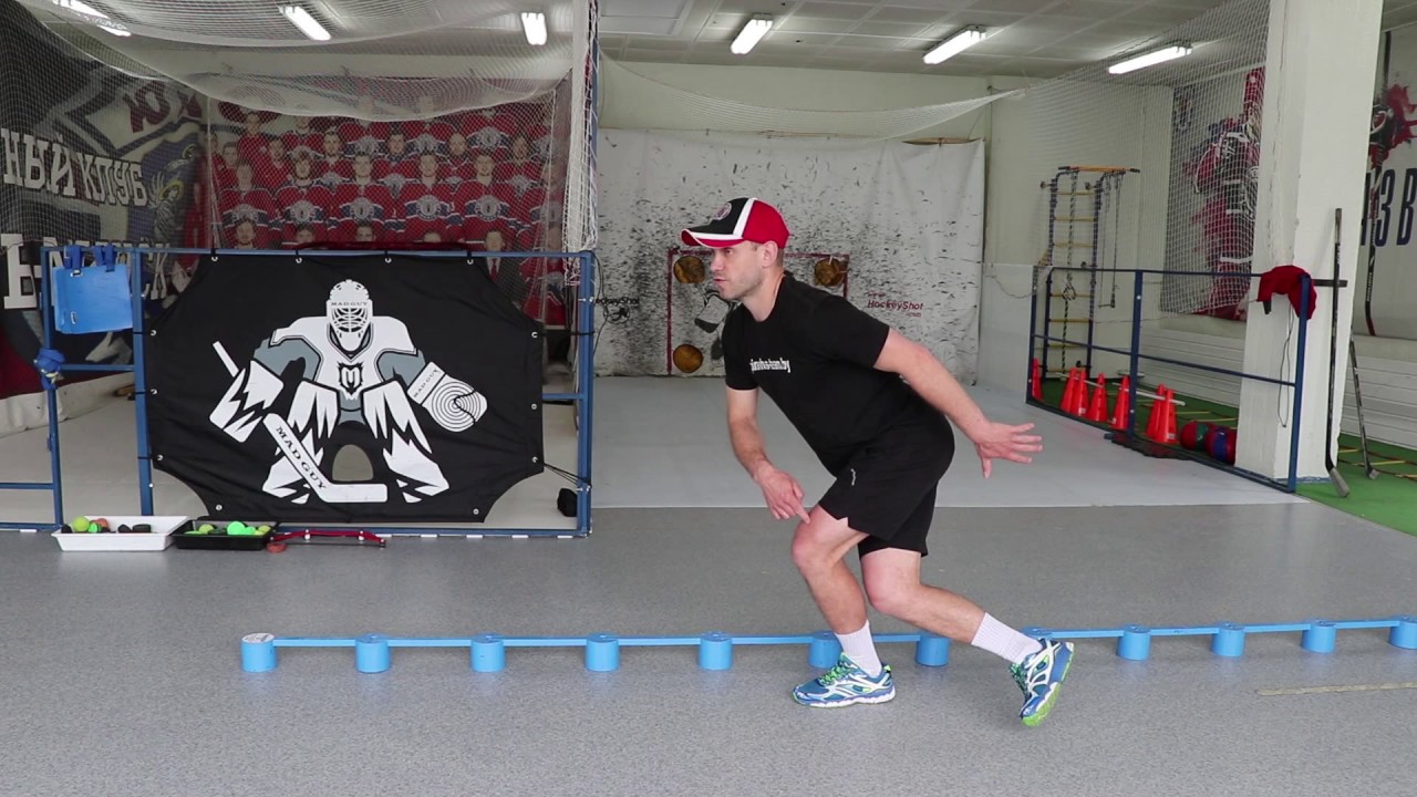 Прыжки коньковым шагом через линию