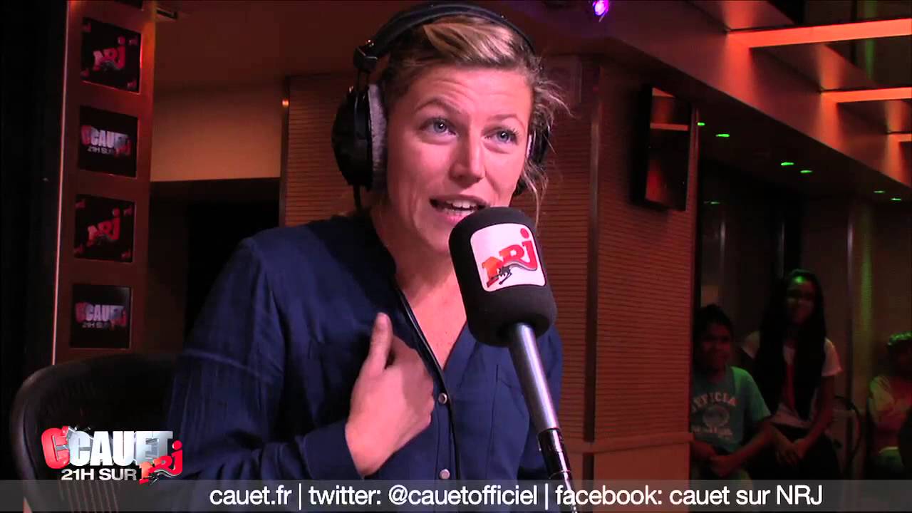 Une psychopathe s'effondre au super jeu - C'Cauet sur NRJ