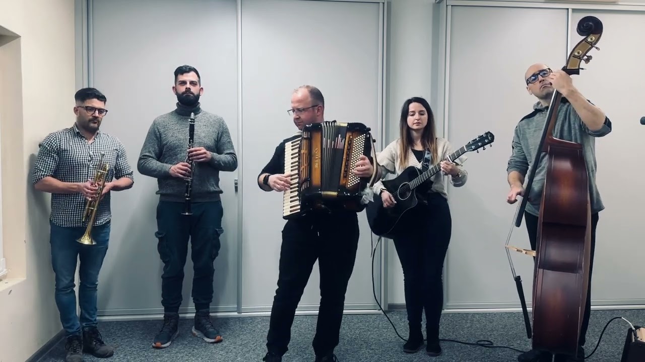 Schneewalzer (Śnieżny walczyk) - Alpejska Glasba