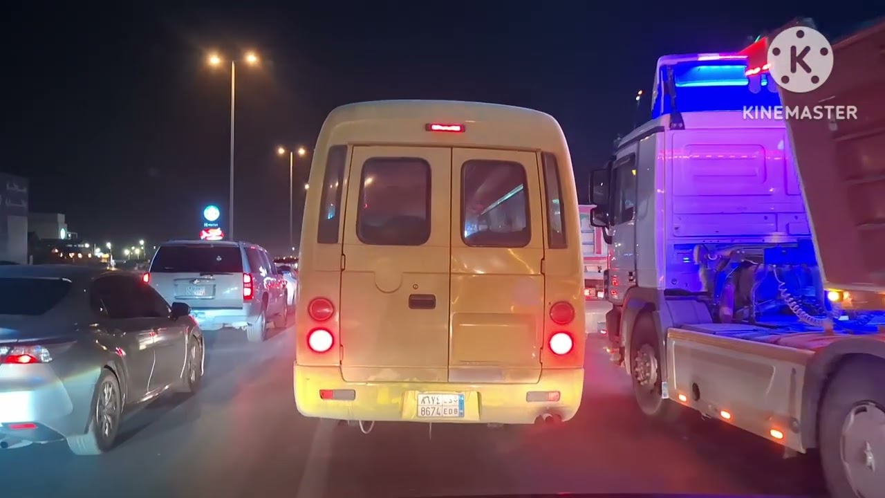 Evening rides way tumama road slightly traffic   ar riyadh saudi arabia 