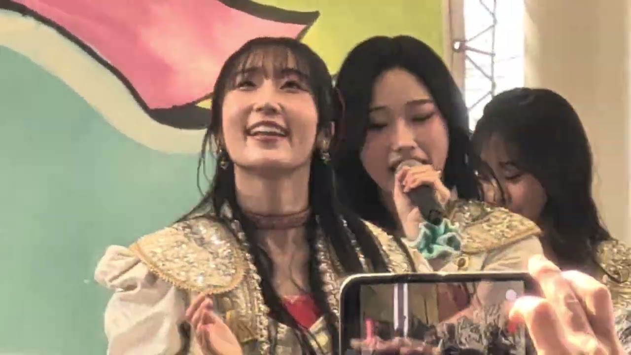 Juice=Juiceリリースイベント一部幕張。「盛れ!ミ・アモーレ」（かなり遠くから20倍ズーム）