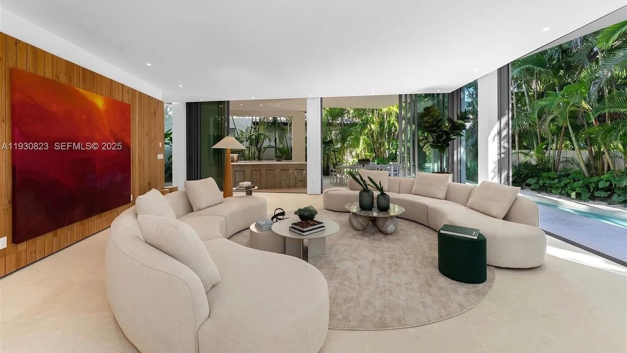 A Bright and Serene Modern Tropical Home in North Coconut Grove FL #realestate #hometour #miami