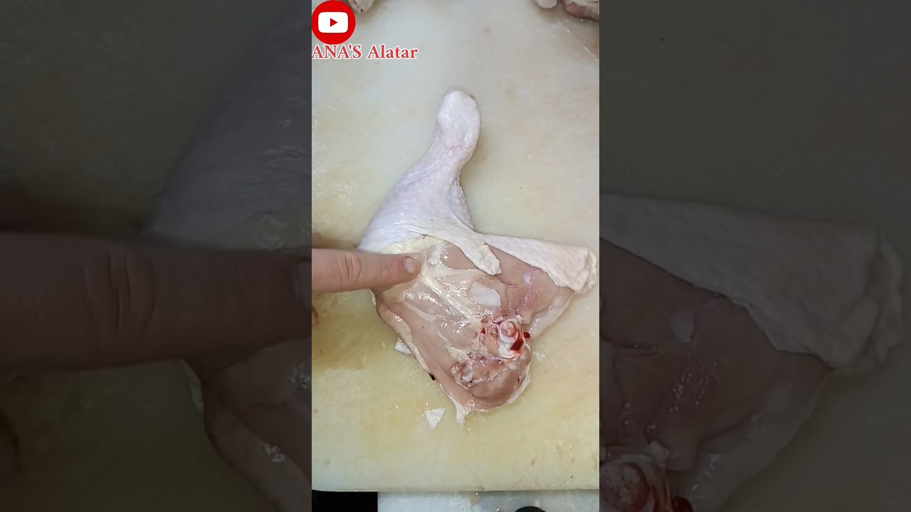 طريقة قص فخذ الدجاج بالنص