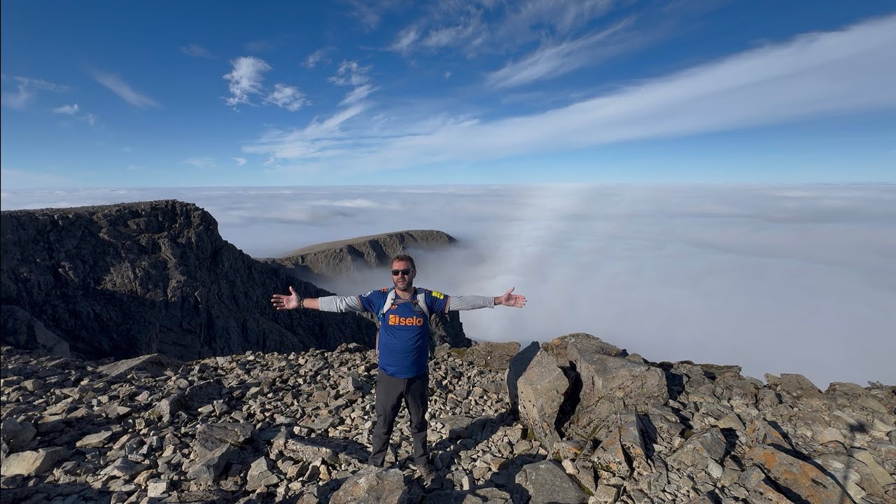 Hiking ABOVE the clouds, Ben Nevis, Scotland 🏴󠁧󠁢󠁳󠁣󠁴󠁿🤟🏼🥾⛰️⛅️