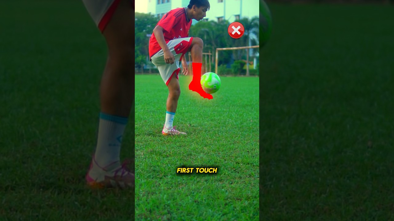 First Touch mistake you should avoid ⚽️..#football #footballskills #soccer #shorts #first touch