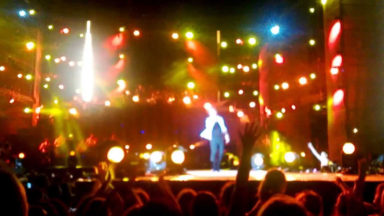 Ela / Den Se Noiazei - Nikos Vertis Live Alexandroupoli 2013