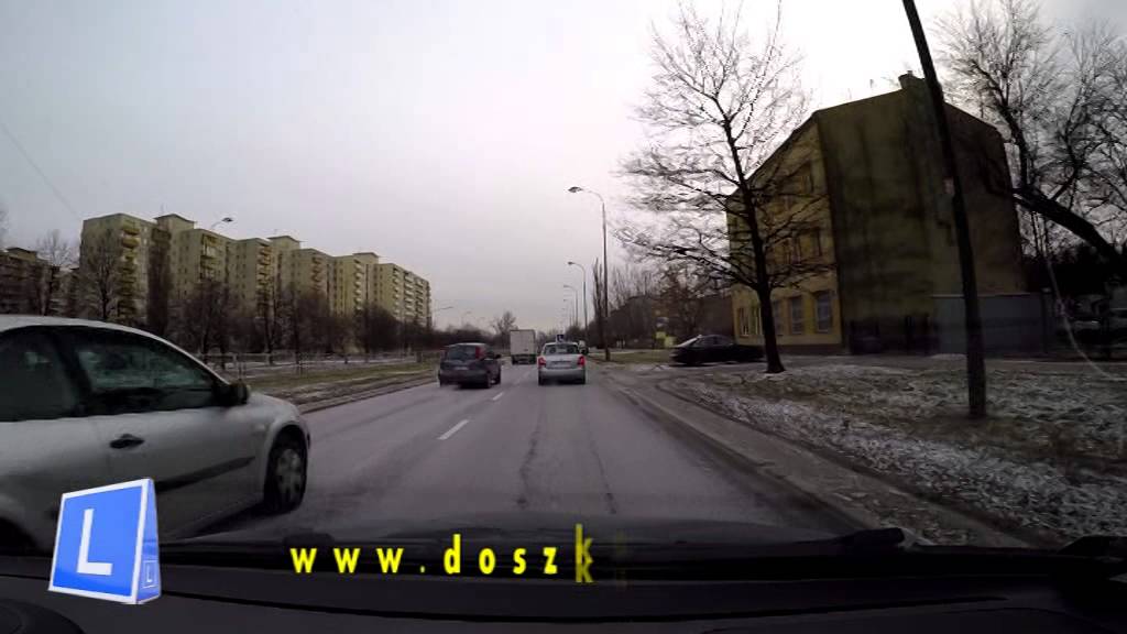 Jeździmy za samochodem egzaminacyjnym.