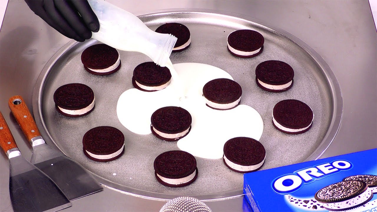 Превращаем сэндвичи с мороженым Oreo в безумно сытные рулетики с мороженым (ASMR)