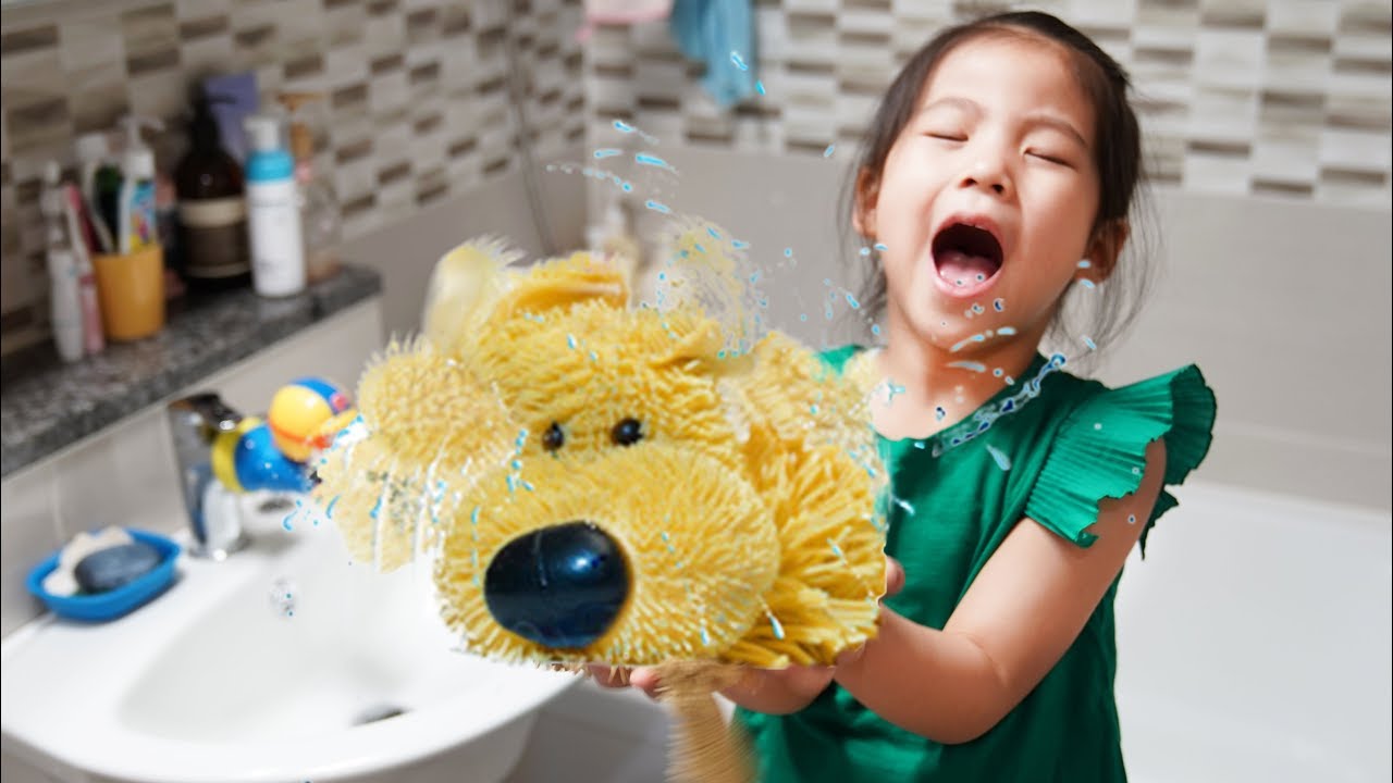 와!! 완전 차가워~~ 서은이의 강아지는 목욕중 보드게임 핑크퐁 아기상어 산책 Puppy Take Bath Board Game for Kids