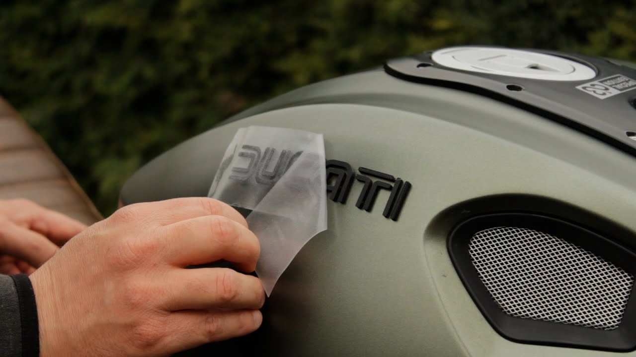 ADESIVI 3D moto - Come applicare adesivo - How to apply a 3D STICKERS - Tutorial DUCATI MONSTER LOGO