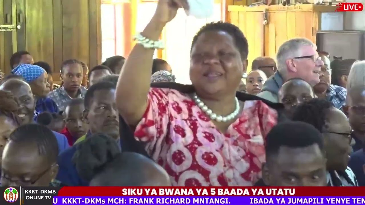 KWAYA YA KANANI WAKIIMBA KWENYE IBADA YA KUINGIZWA KAZINI DEAN MNTANGI