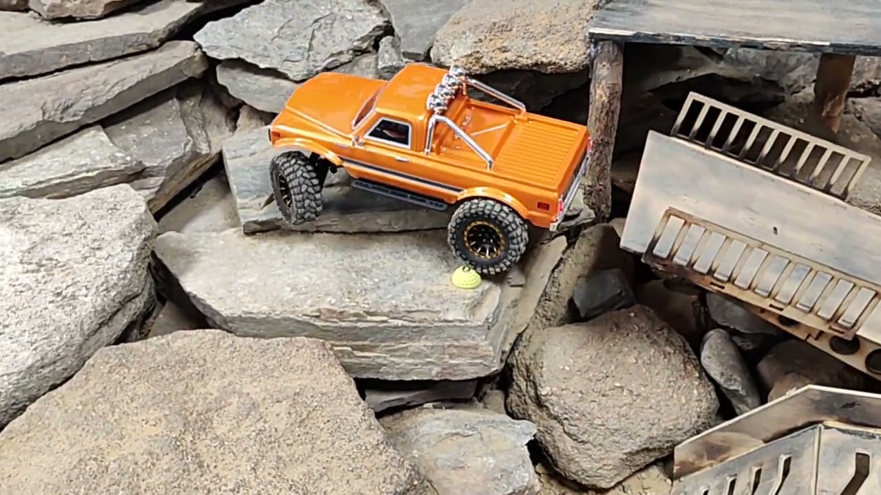 Hobby Plus CR18P EVO 2 Convoy Obstacle Course