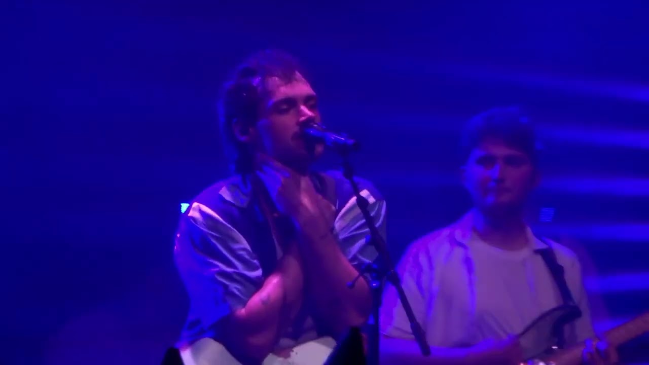 Pillow Fight - James Marriott (Live)