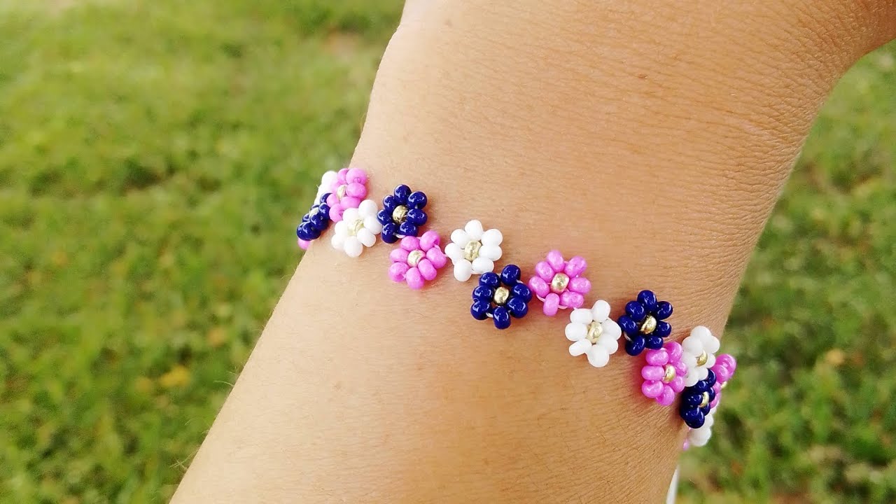 Pulsera De Flores 💮 con Mostacilla