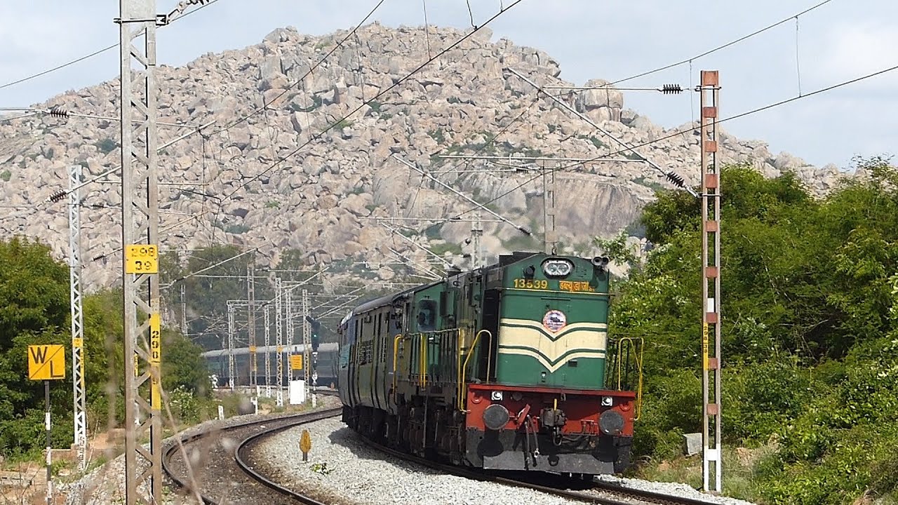 CROSSING of 2 Speeding Train's : Indian Railways