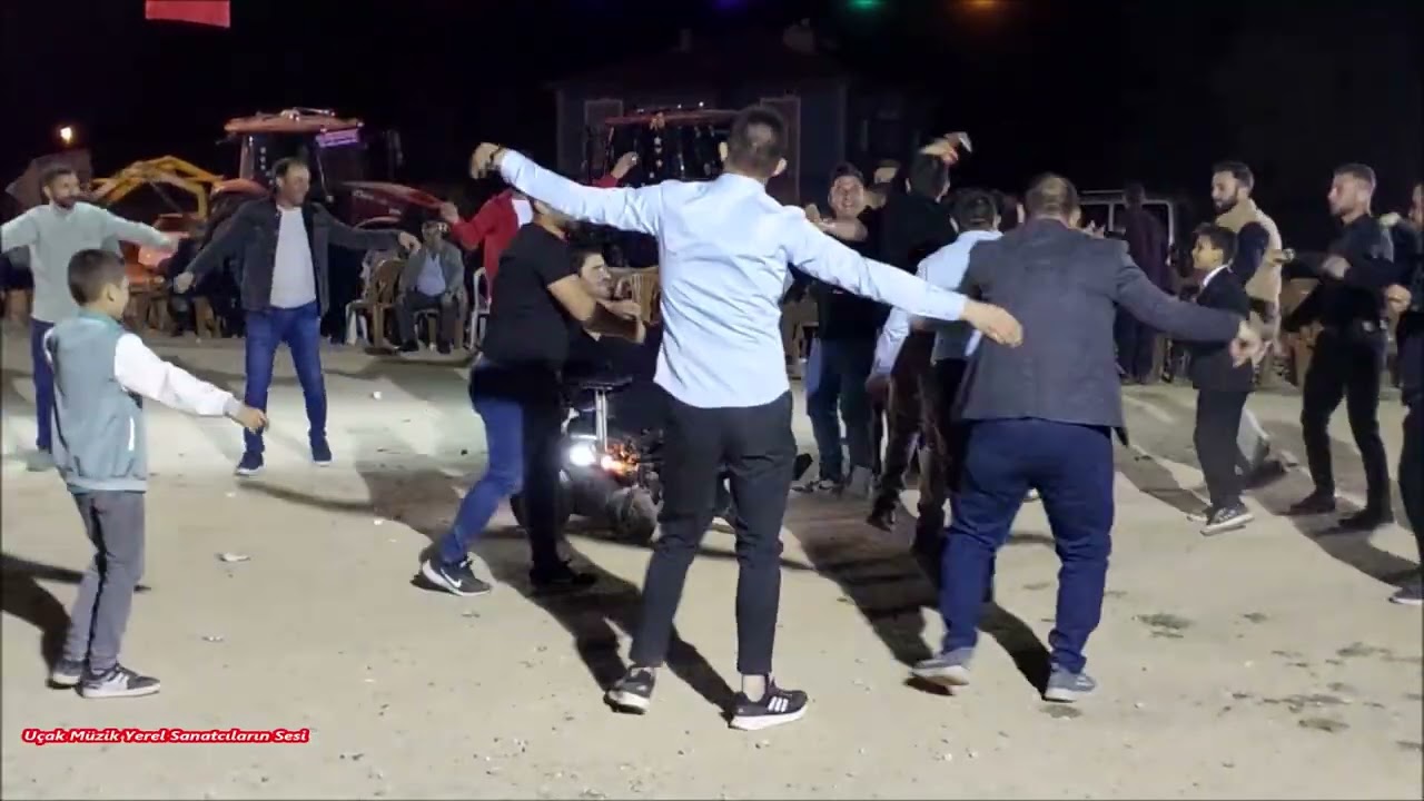 Ahmet Taş Çaldığım Bağlama Ömrüm Yabandan Gel