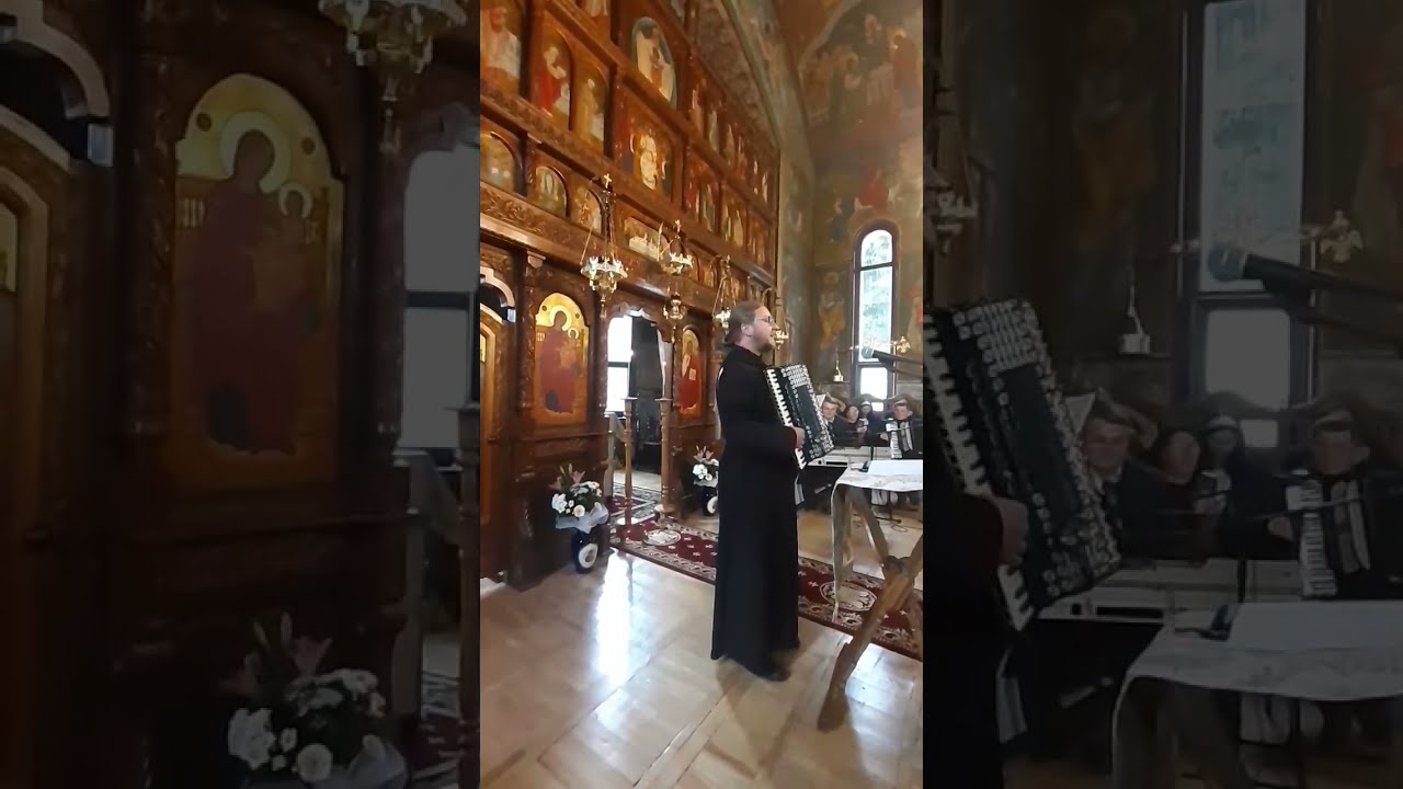 O altă cântare tare frumoasa a Preotului Adi Moteca. Incredibil de frumos😍