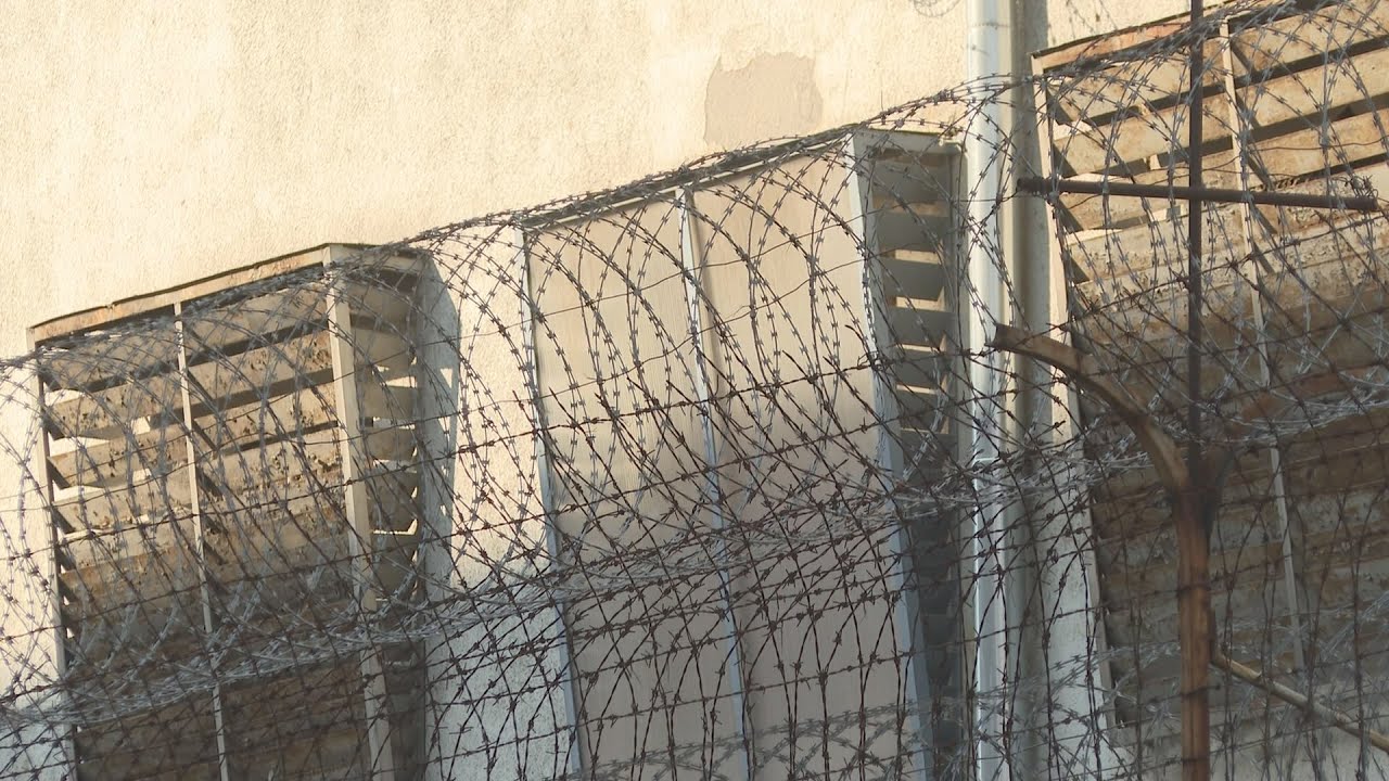 Bezárják és kiürítik a győri börtönt