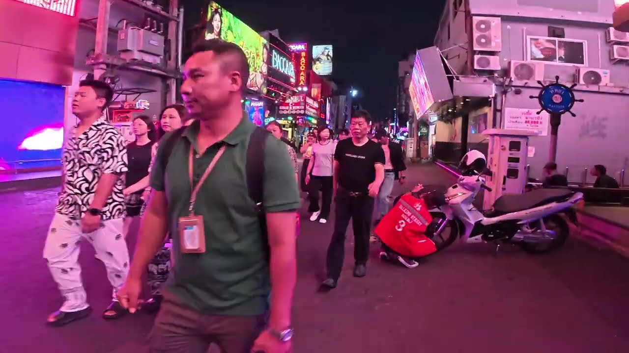 WALKING STREET IN PATTAYA 😍