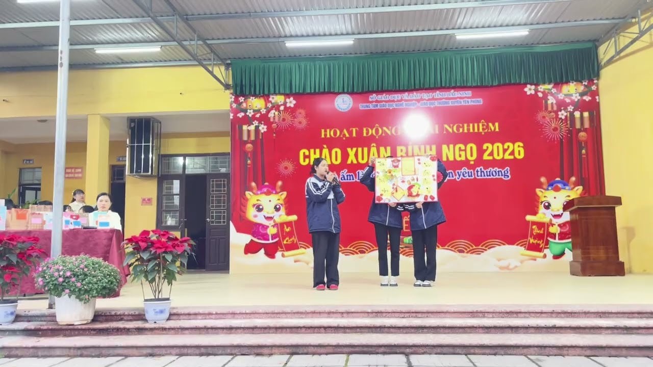 Thiệp chúc tết chào Xuân Bính Ngọ 2026 của chi đoàn 12A2