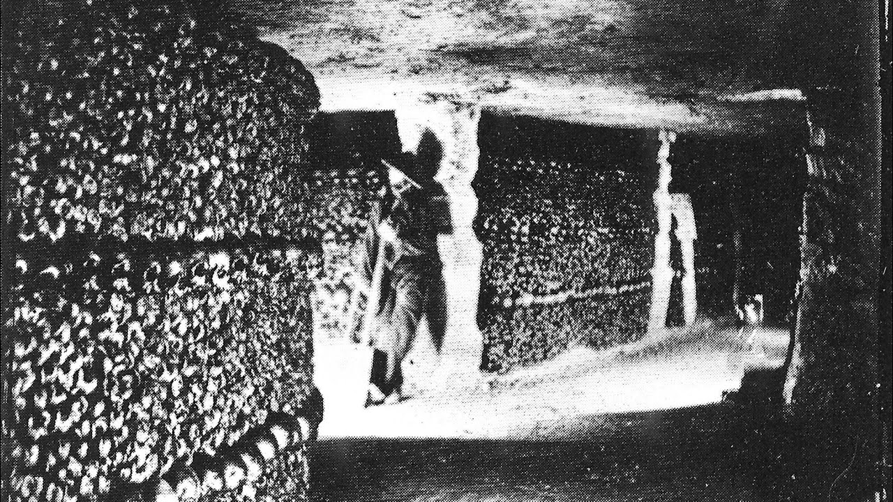 First photographs of the Catacombs of Paris [1861] by Nadar  (Hidden Subterranean City)