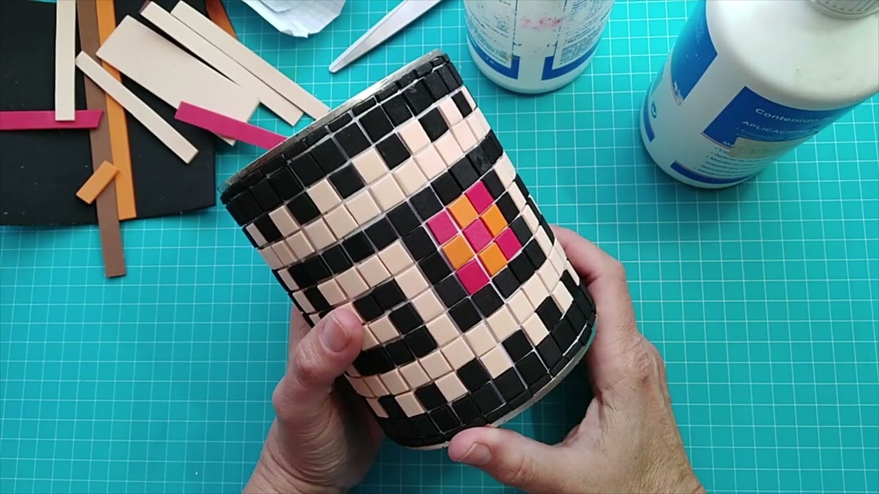 Mosaicos con goma eva cubilete