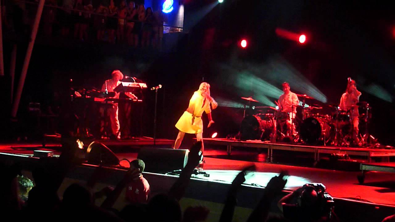 Robyn Milwaukee 7 1 12, Dream on and With Every Heartbeat