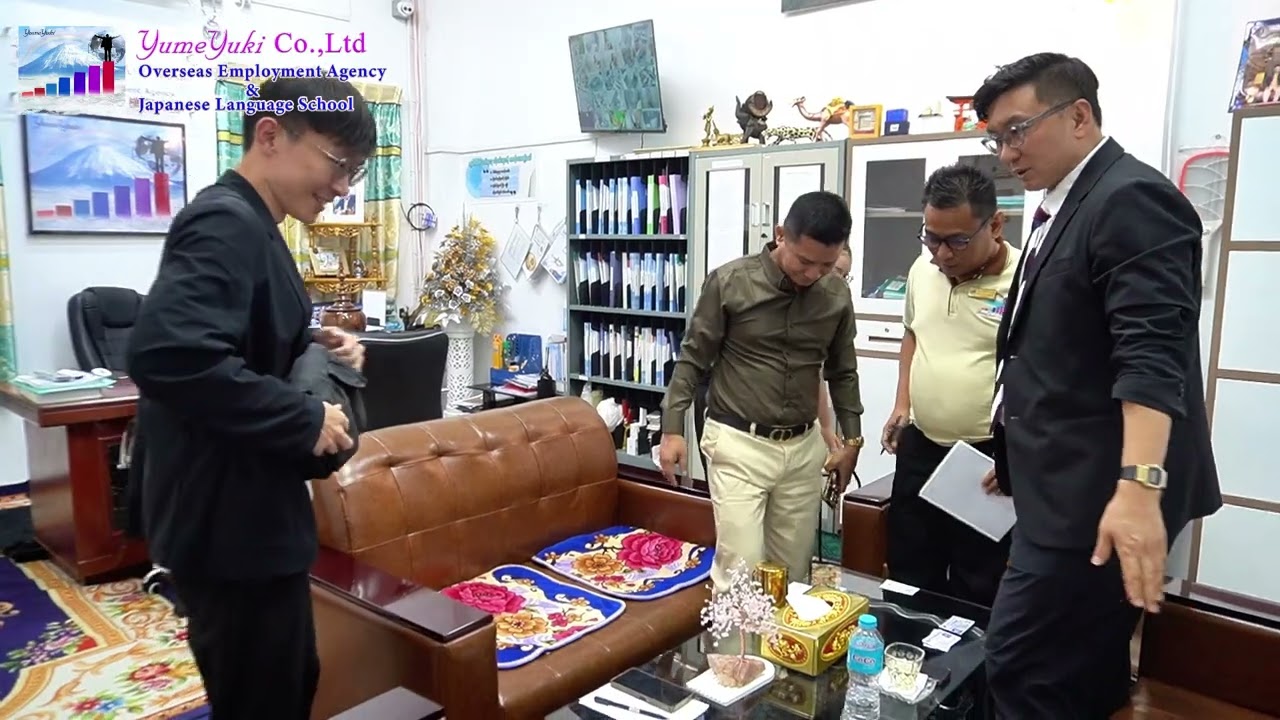 ဂျပန်လူမျိုး သူဌေးကိုယ်တိုင်လာရောက် တွေ့ဆုံပြီး အလုပ်အကိုင်သစ်များအတွက် အသေးစိတ်ဆွေးနွေးခဲ့ခြင်း 