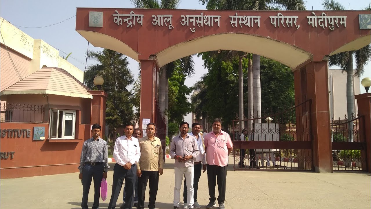 CPRI मेरठ में बीज खरीदने आये किसानों से  बात चीत