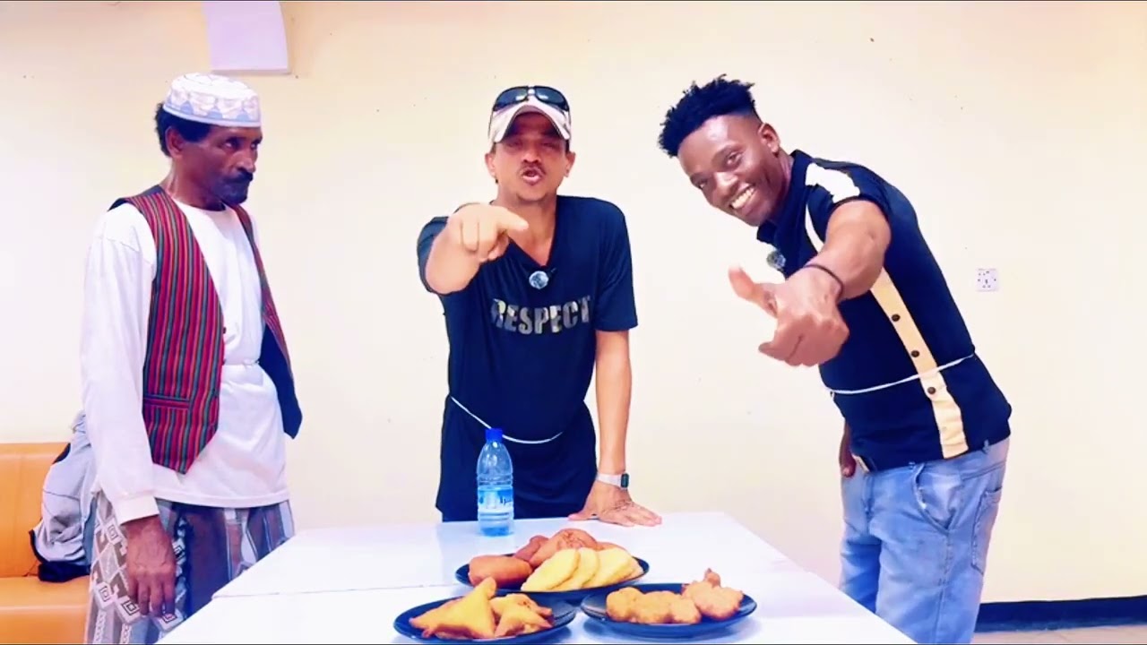 Nureyni Eebow ingile mkononi