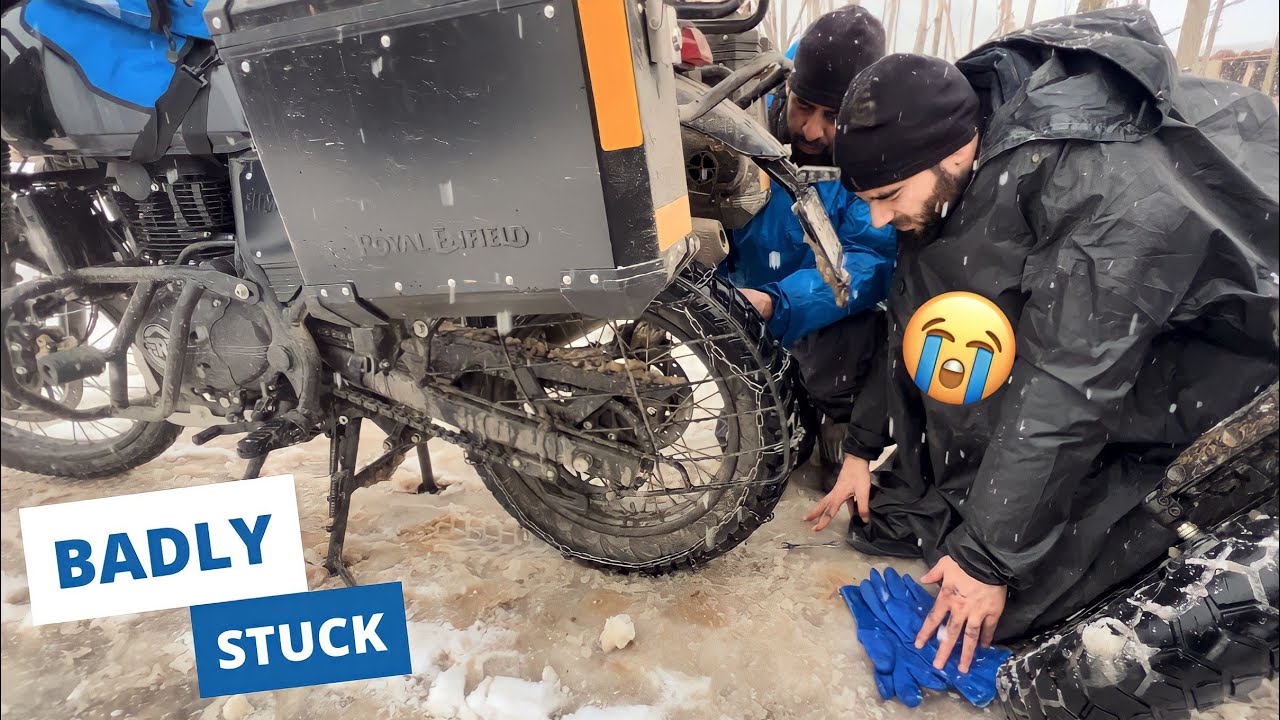Badly Stuck In Heavy Snow || Real Face Of Kashmir Vlog 3 || Kupwara Lolab || The Umar