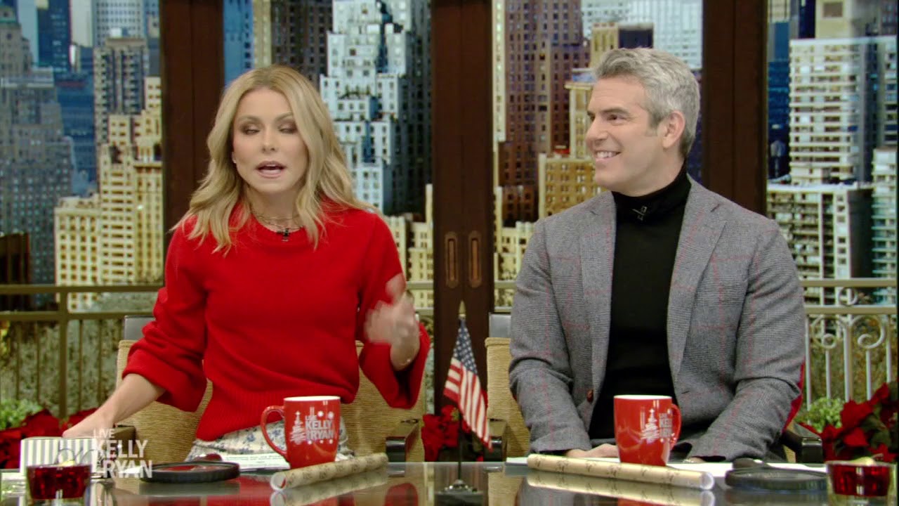 Kelly Stopped Herself from Embarrassing Her Daughter at Her Christmas Show