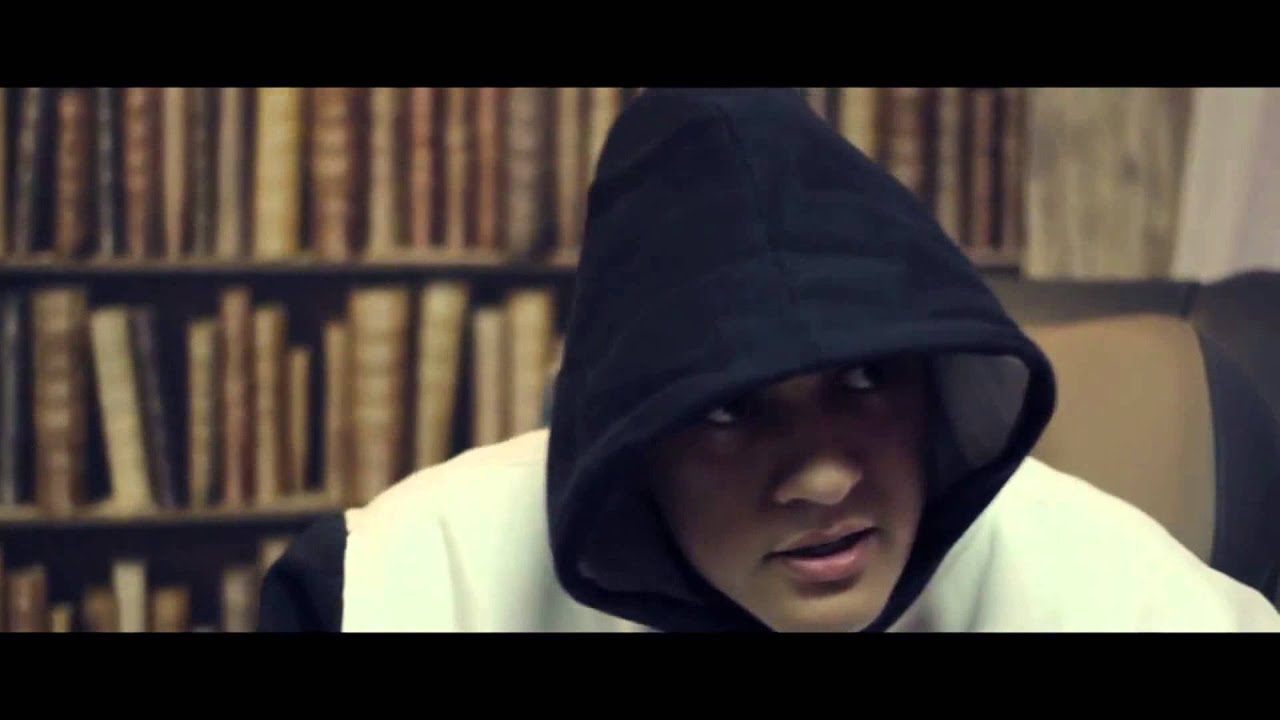 MC Bin Laden e MC Brinquedo - Bonequinha e Iraquiana (Video Clipe Oficial)