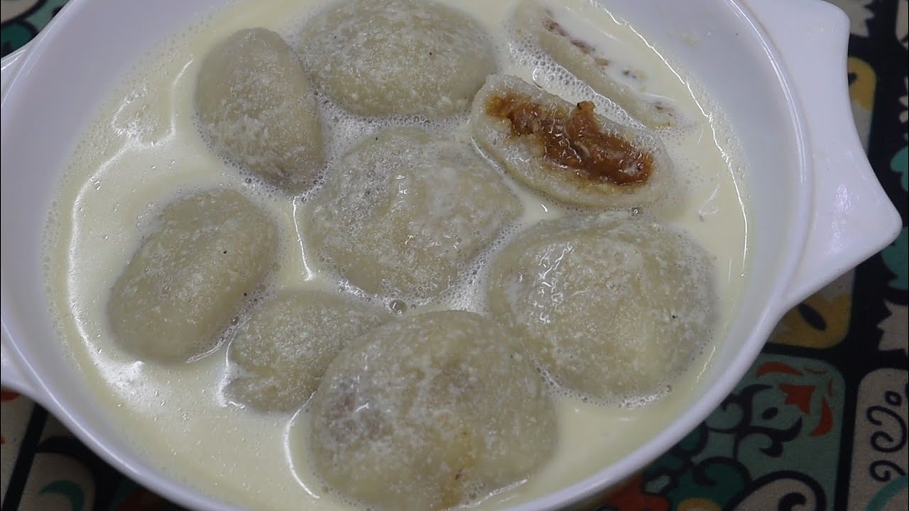 सूजी से बनाये दूध पीठा  एक खा के रहा नहीं जायेगा |Dudh Pitha Recipe | पारंपरिक बंगाली दूध पीठा |
