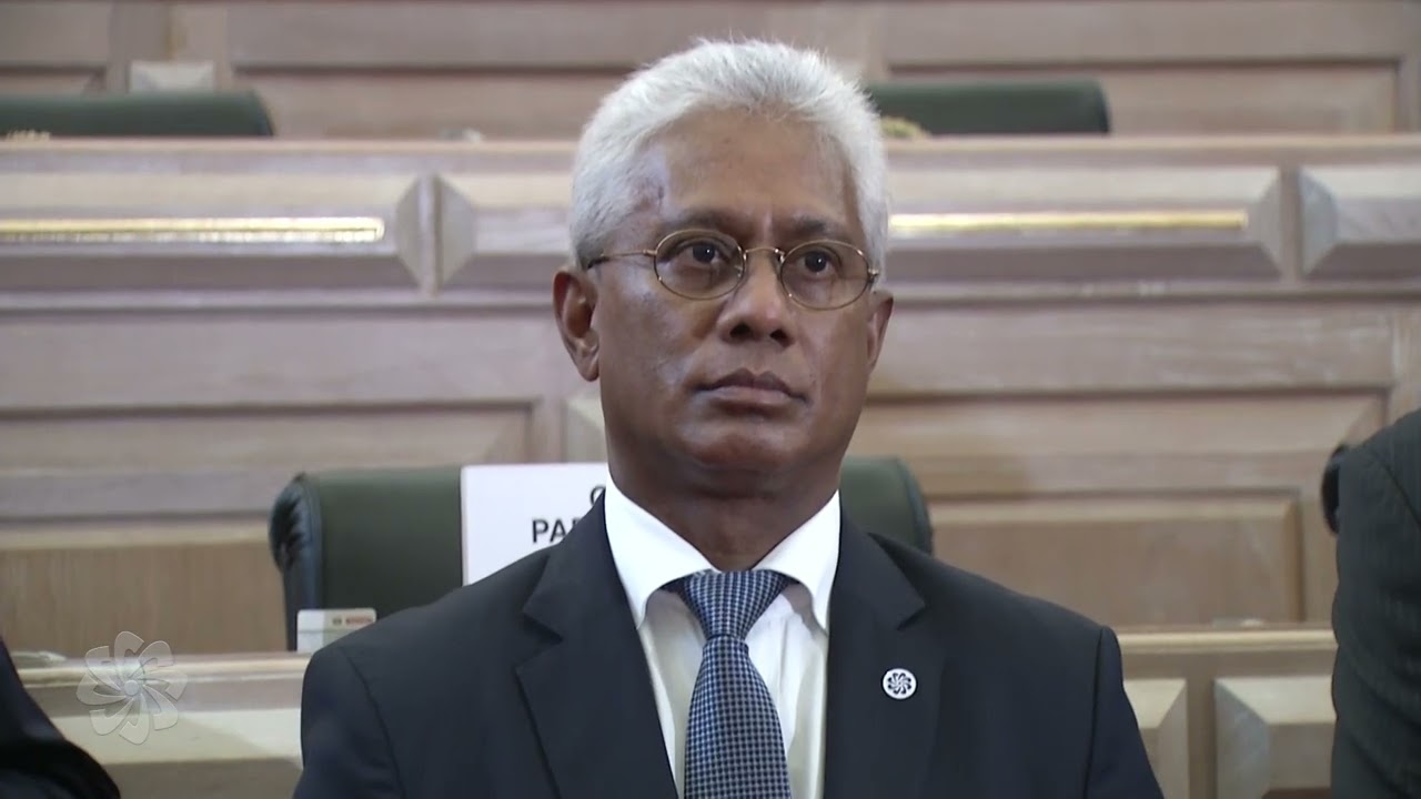 Visita à Assembleia Nacional de Angola