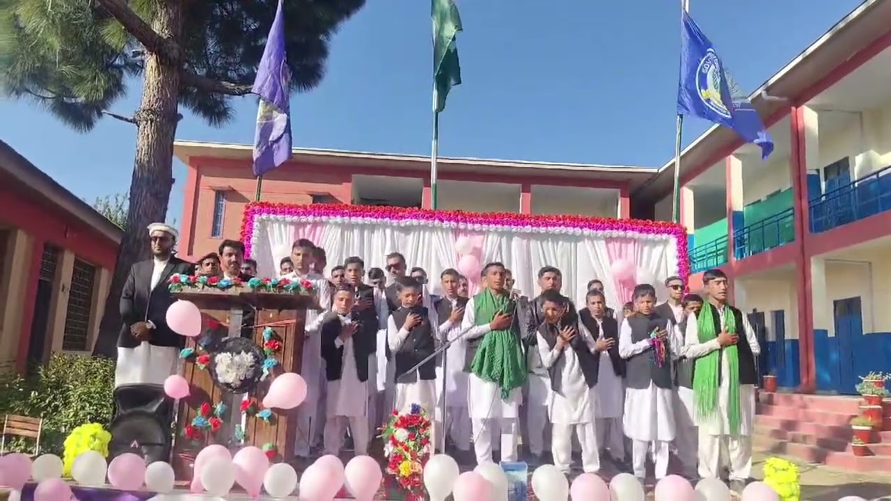 ٹھاکرہ سکول نے اپنا تھیم سونگ ٹھکریلین ریلیز کر دیا۔اوگی :-  تناول۔یو۔سی کروڑی گورنمنٹ ہائر
